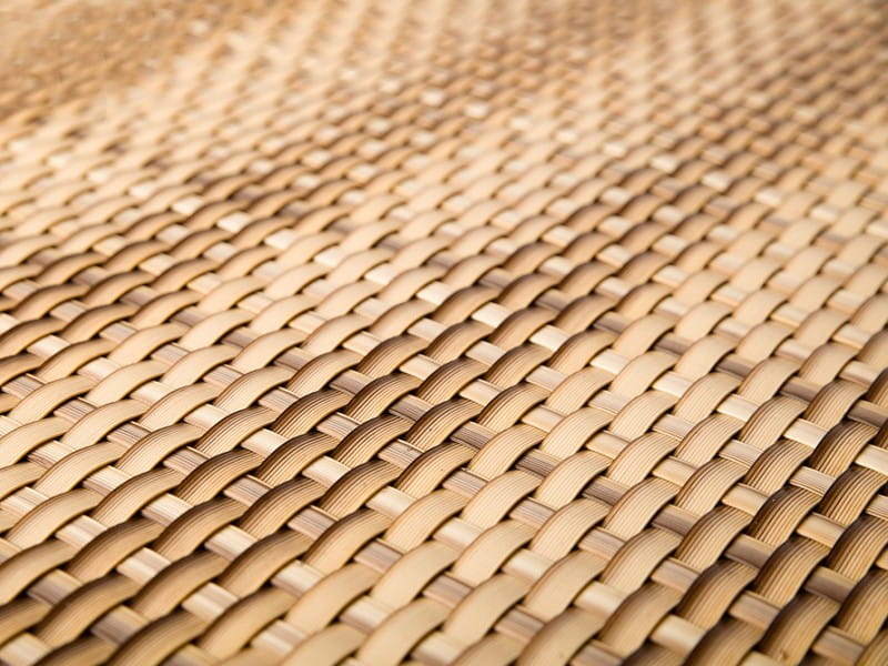 Béžová ratanová zástěna