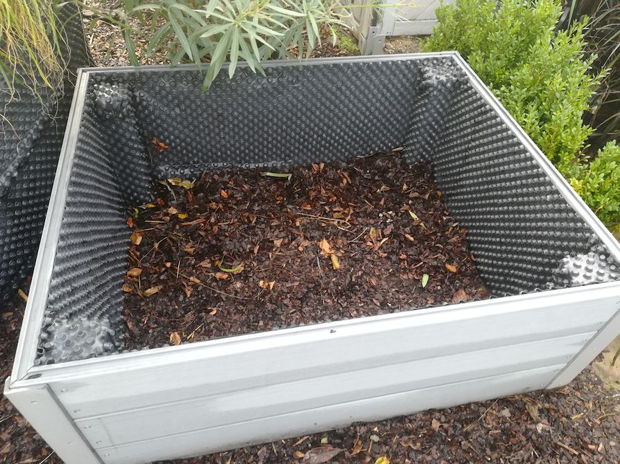 Nopová fólie GXP Plus ve vyvýšeném záhonu