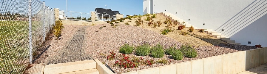 Kokosová rohož s výsadbou ve svahu